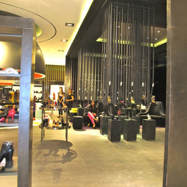 LEVEL, In Dubai opened the world’s largest shoe store