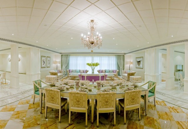 Extraordinary service and an ambience of pure glamour caractherizes Palazzo Versace Dubai.